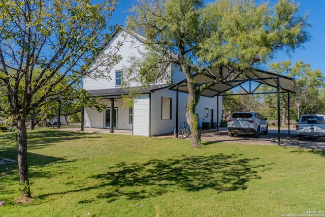 19026 County Road 5741, Castroville, TX 78009