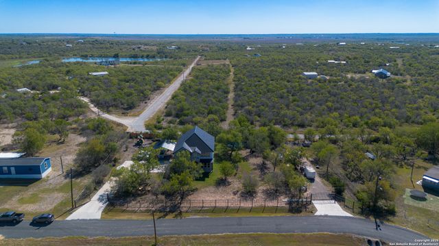 19026 County Road 5741, Castroville, TX 78009