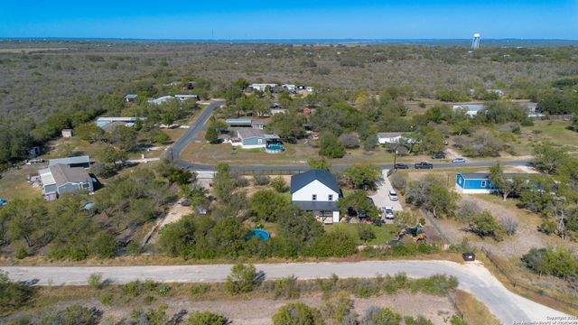 19026 County Road 5741, Castroville, TX 78009