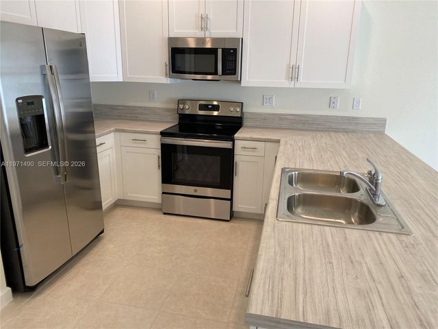 11379 W 34th Way, Hialeah, FL 33018