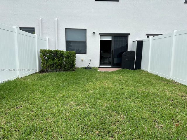 11379 W 34th Way, Hialeah, FL 33018