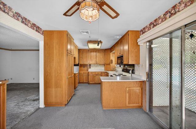 5204 Schuyler Dr, Carmichael, CA 95608