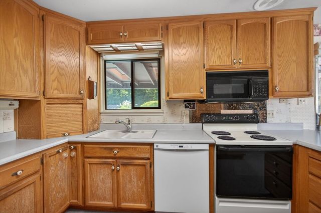 5204 Schuyler Dr, Carmichael, CA 95608