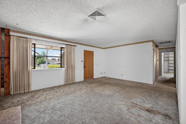 5204 Schuyler Dr, Carmichael, CA 95608