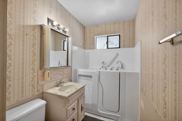 5204 Schuyler Dr, Carmichael, CA 95608