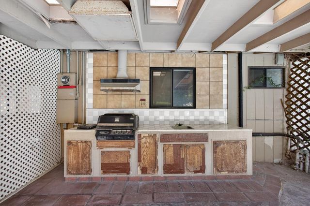 5204 Schuyler Dr, Carmichael, CA 95608