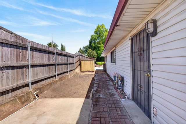 5204 Schuyler Dr, Carmichael, CA 95608