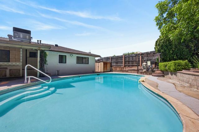 5204 Schuyler Dr, Carmichael, CA 95608