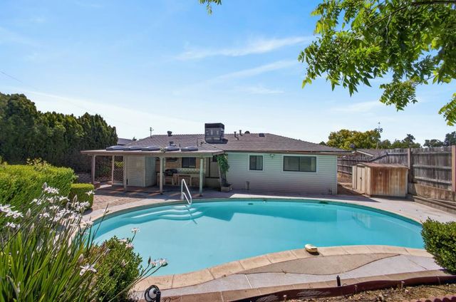 5204 Schuyler Dr, Carmichael, CA 95608