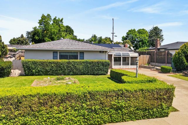 5204 Schuyler Dr, Carmichael, CA 95608