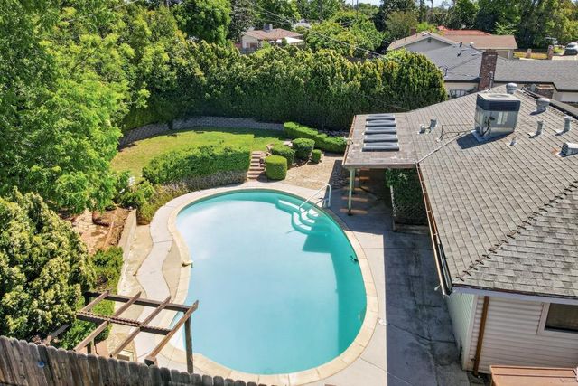 5204 Schuyler Dr, Carmichael, CA 95608