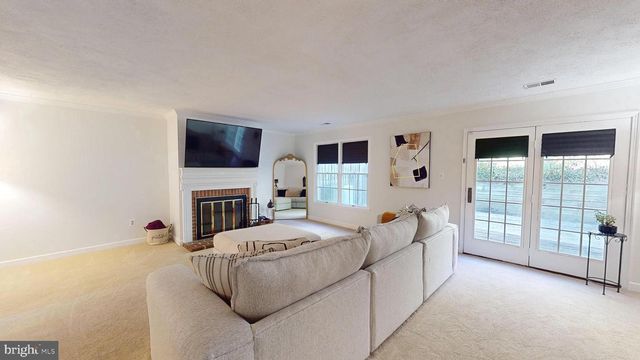 112 HUCKLEBERRY DR, La Plata, MD 20646