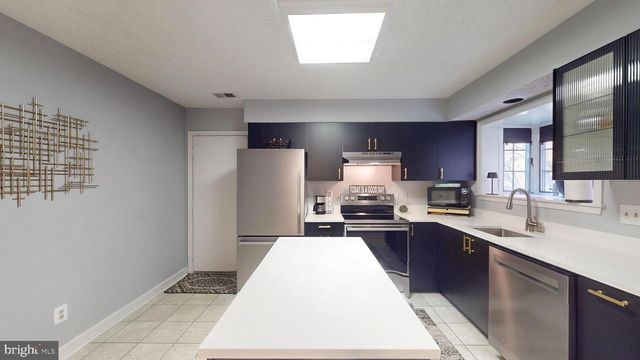 112 HUCKLEBERRY DR, La Plata, MD 20646