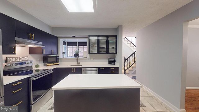 112 HUCKLEBERRY DR, La Plata, MD 20646