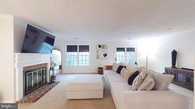 112 HUCKLEBERRY DR, La Plata, MD 20646