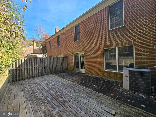 112 HUCKLEBERRY DR, La Plata, MD 20646