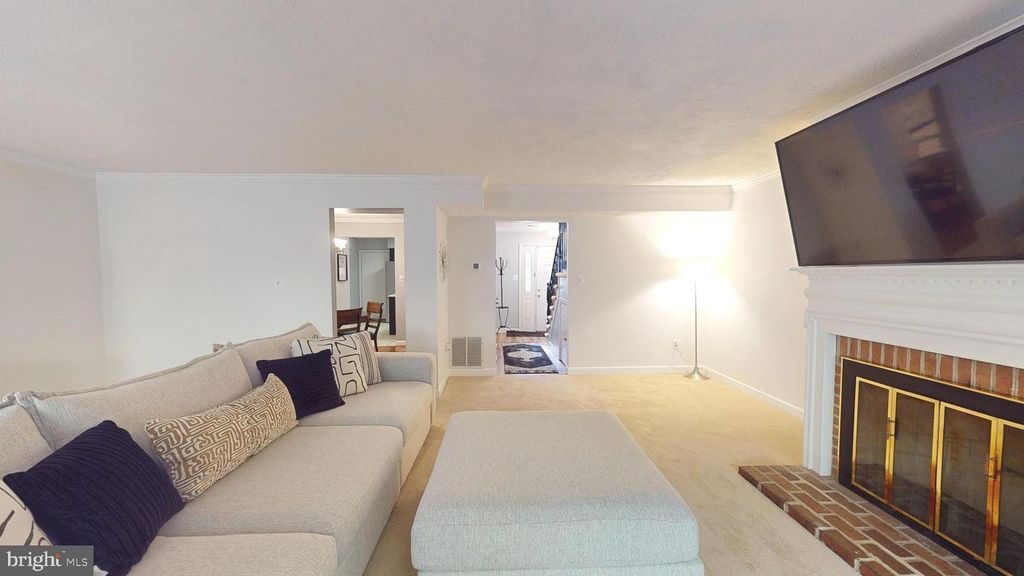 112 HUCKLEBERRY DR, La Plata, MD 20646