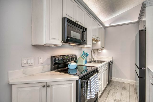 12676 Woodmill Drive, Palm Beach Gardens, FL 33418