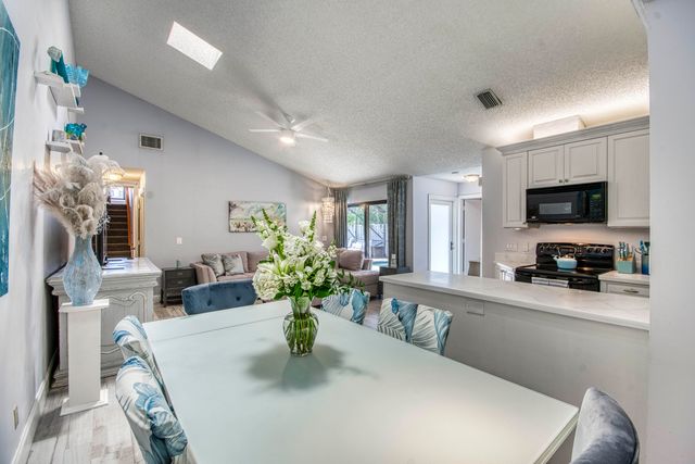 12676 Woodmill Drive, Palm Beach Gardens, FL 33418