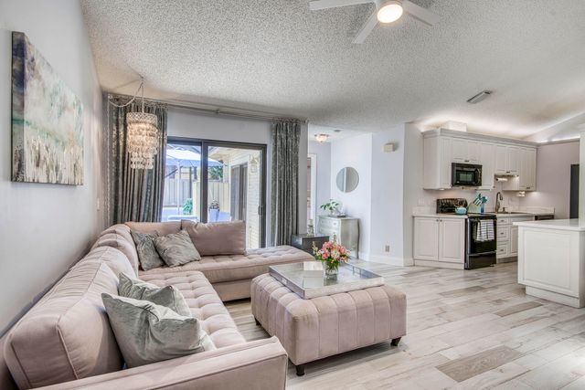 12676 Woodmill Drive, Palm Beach Gardens, FL 33418