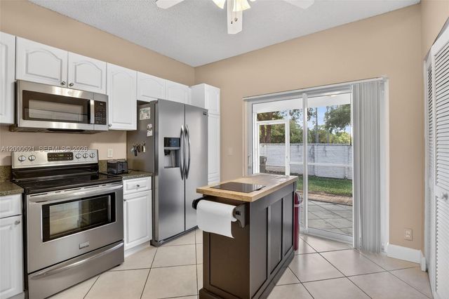 3100 SW 50th St, Dania Beach, FL 33312