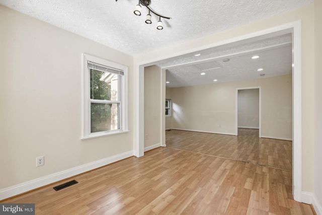 4616 RAVENSWORTH RD, Annandale, VA 22003