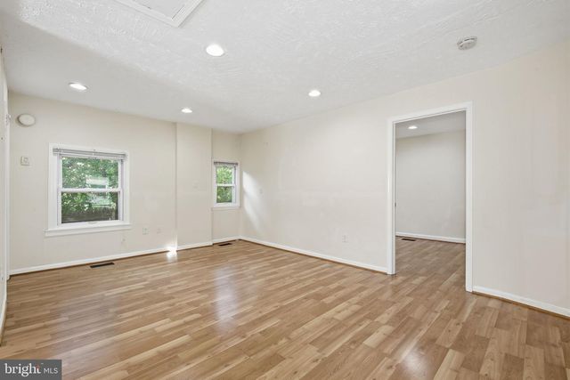 4616 RAVENSWORTH RD, Annandale, VA 22003