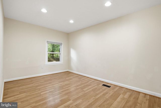 4616 RAVENSWORTH RD, Annandale, VA 22003