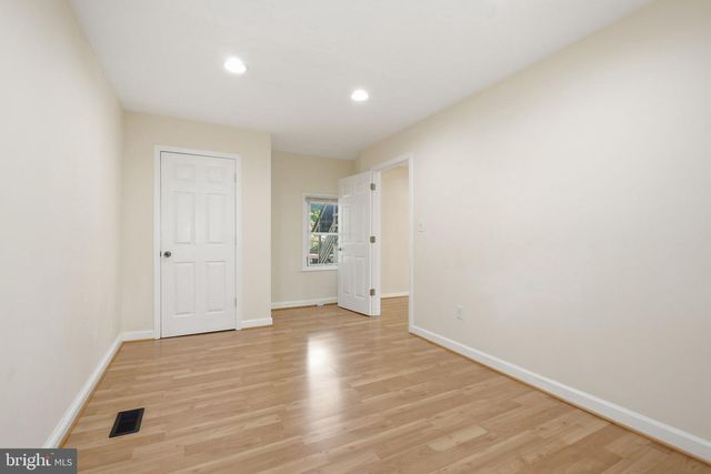 4616 RAVENSWORTH RD, Annandale, VA 22003