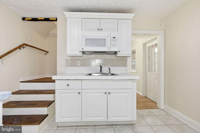 4616 RAVENSWORTH RD, Annandale, VA 22003