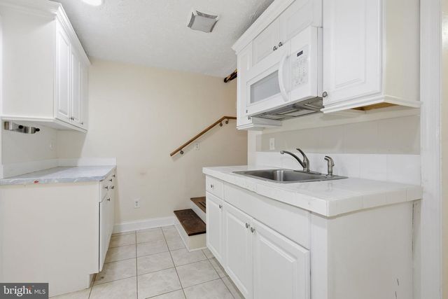 4616 RAVENSWORTH RD, Annandale, VA 22003