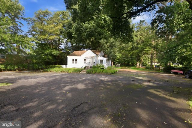 4616 RAVENSWORTH RD, Annandale, VA 22003