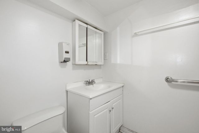 4616 RAVENSWORTH RD, Annandale, VA 22003
