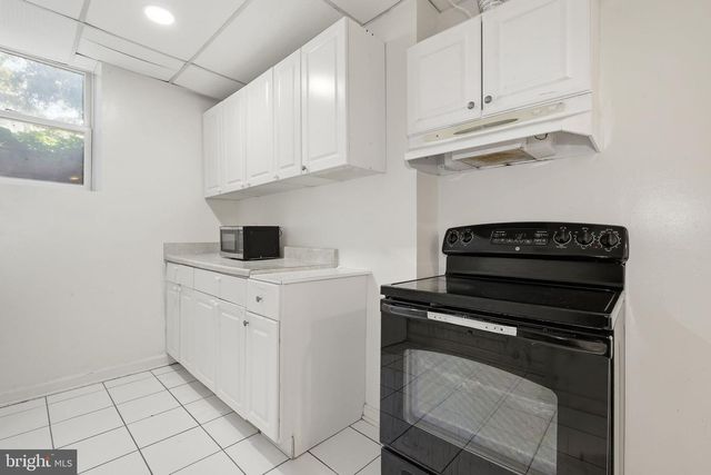 4616 RAVENSWORTH RD, Annandale, VA 22003