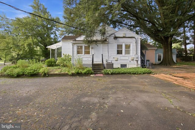 4616 RAVENSWORTH RD, Annandale, VA 22003