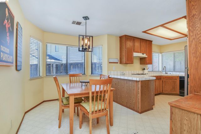 2424 Whitetail Drive, Antioch, CA 94531