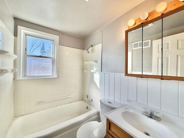 1927 Lenox Avenue, Beloit, WI 53511