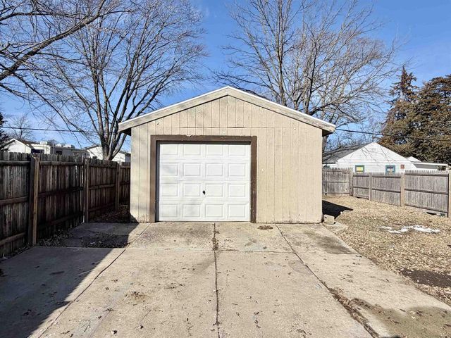 1927 Lenox Avenue, Beloit, WI 53511