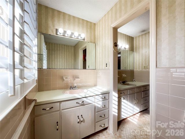 13909 Idlewild Road, Matthews, NC 28105