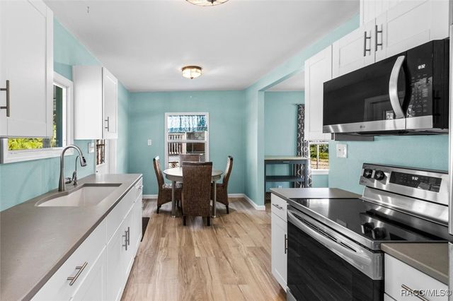 7 65th Street, Yankeetown, FL 34498