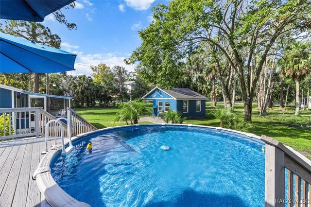 7 65th Street, Yankeetown, FL 34498