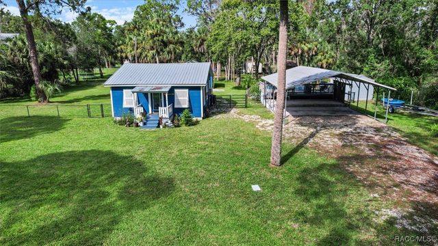 7 65th Street, Yankeetown, FL 34498