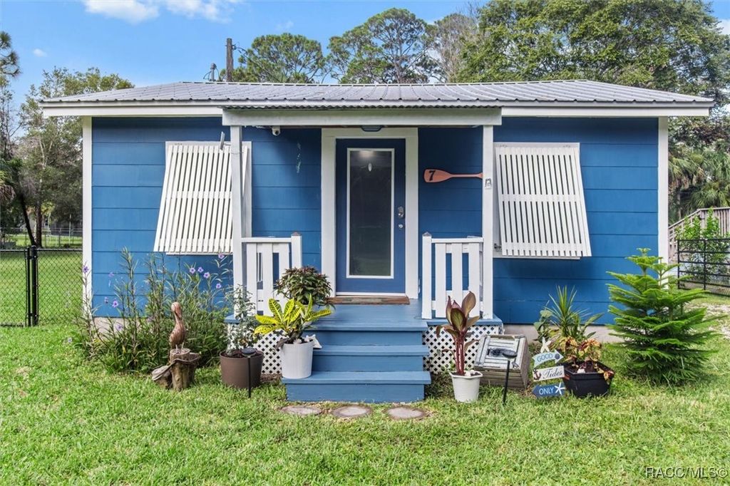 7 65th Street, Yankeetown, FL 34498