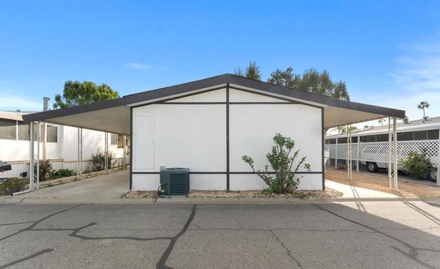 5001 W Florida 661, Hemet, CA 92545