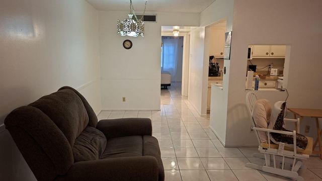 3061 NW 47th Terrace 132c, Lauderdale Lakes, FL 33313