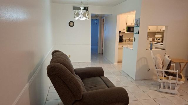 3061 NW 47th Terrace 132c, Lauderdale Lakes, FL 33313