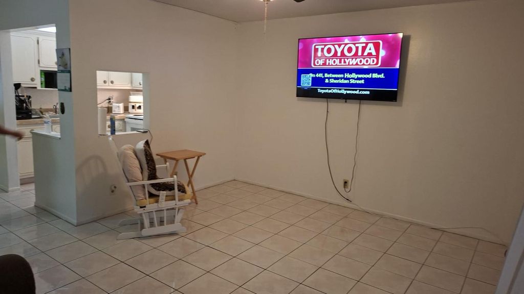 3061 NW 47th Terrace 132c, Lauderdale Lakes, FL 33313