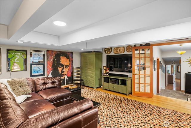 17834 SE 40th Place, Bellevue, WA 98008