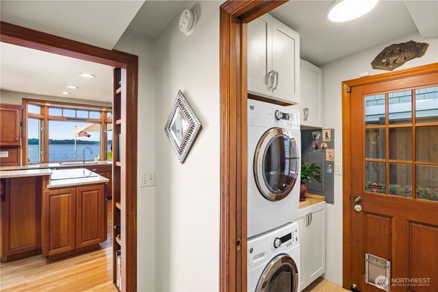 17834 SE 40th Place, Bellevue, WA 98008