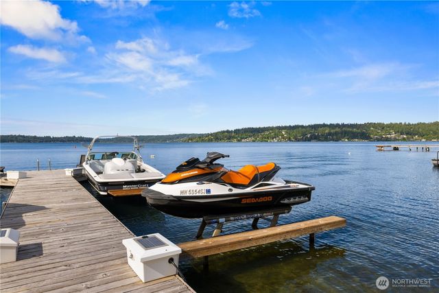 17834 SE 40th Place, Bellevue, WA 98008